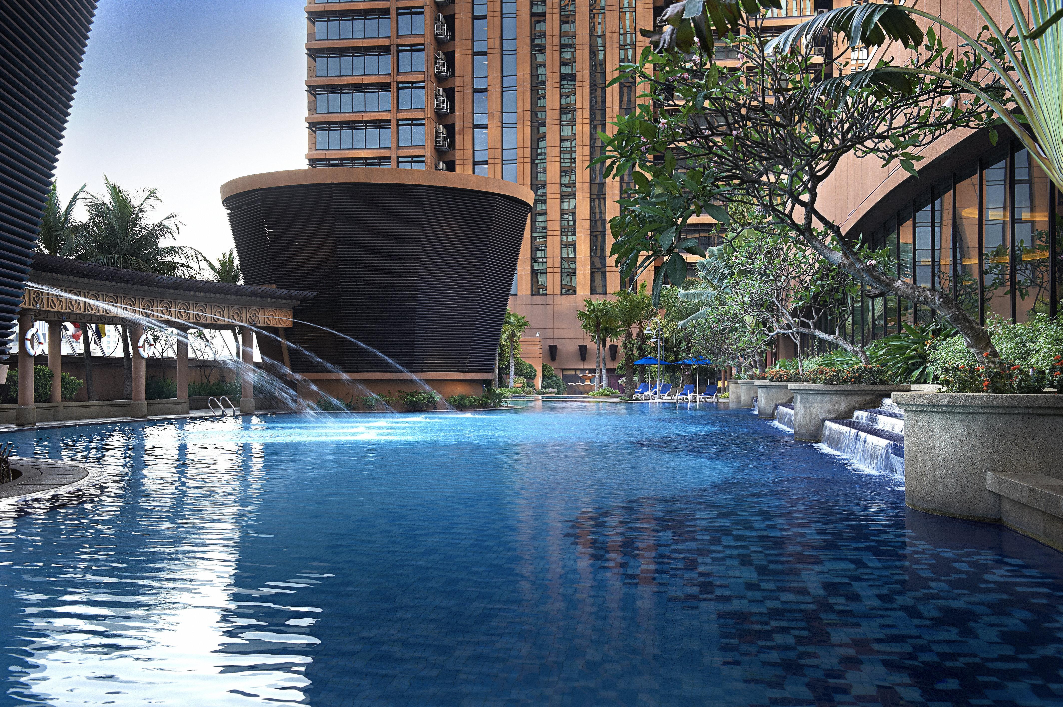 Berjaya Times Square Hotel, Kuala Lumpur Extérieur photo The pool at the Shangri-La Kuala Lumpur